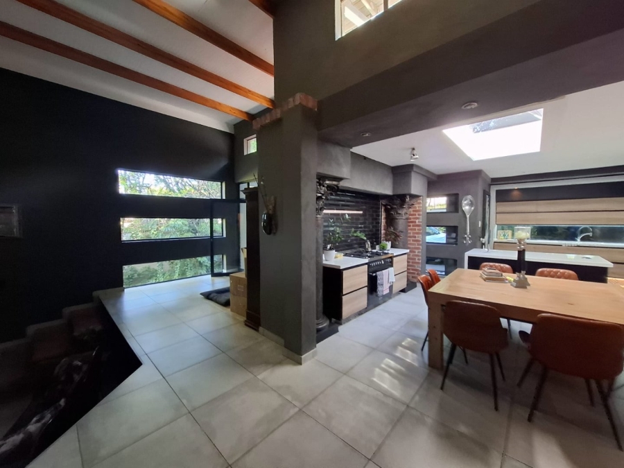 5 Bedroom Property for Sale in Protea Park North West